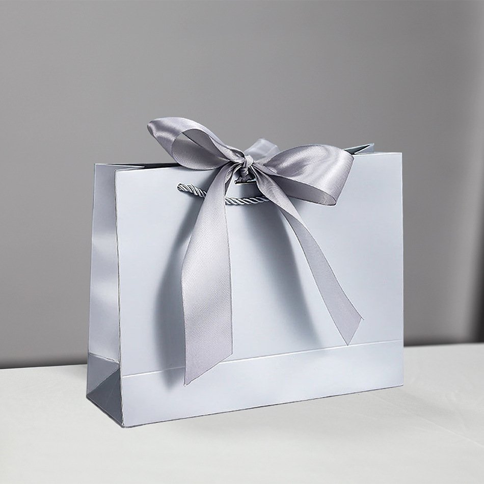 Cardboard Paper Bags Kraft Printing Color Ribbon Handle Bags