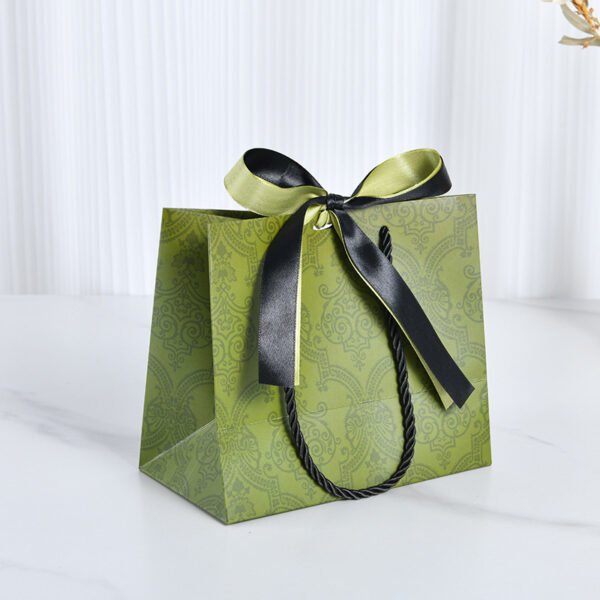 Luxury handle Gift Paper Bags with ribbon