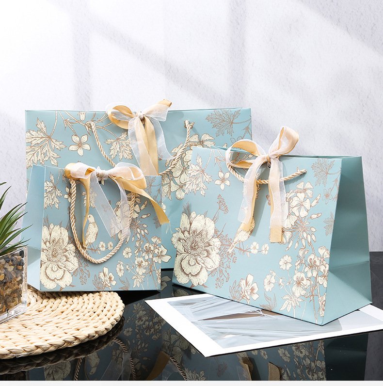 OEM Luxury handle Paper Bags with ribbon