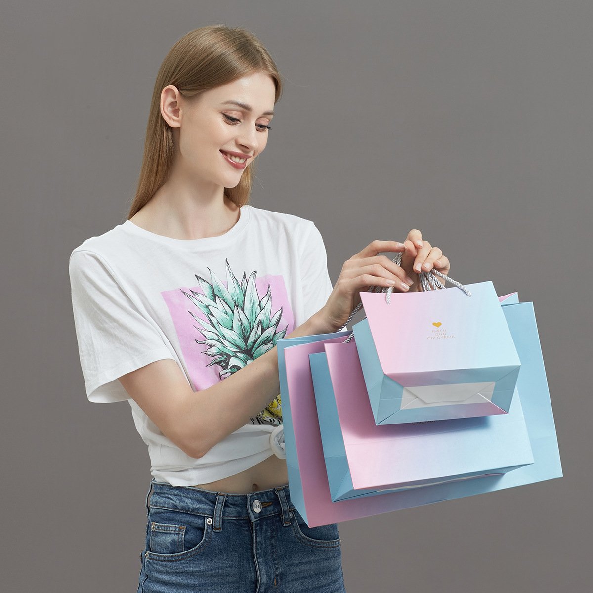OEM Luxury Paper Bags with handle